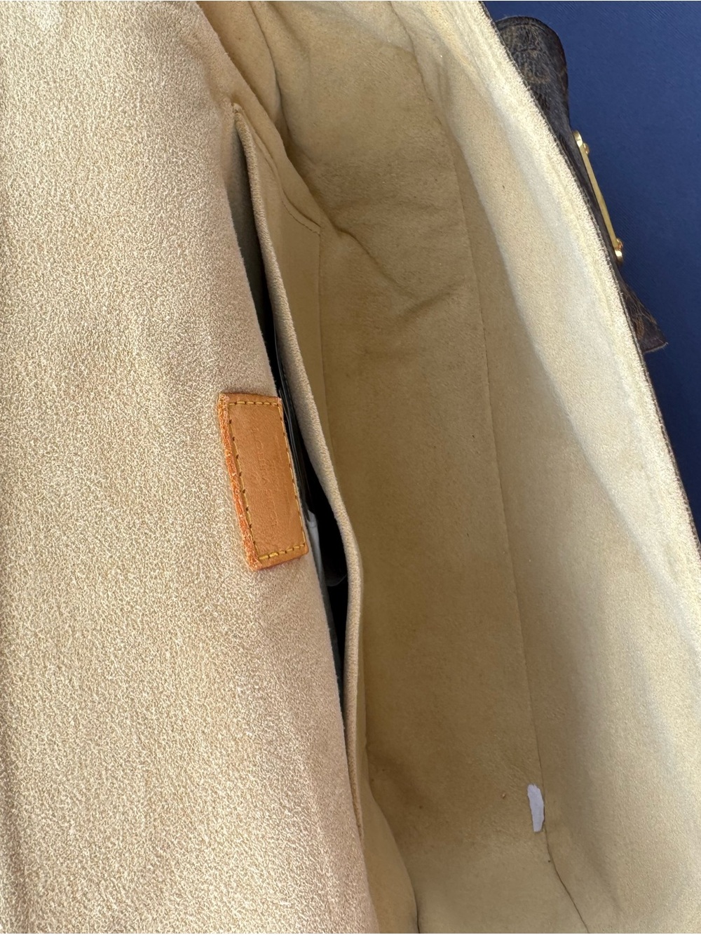Louis Vuitton Monogram Canvas Messenger Bag with Vachetta Trim - Picture 7 of 10